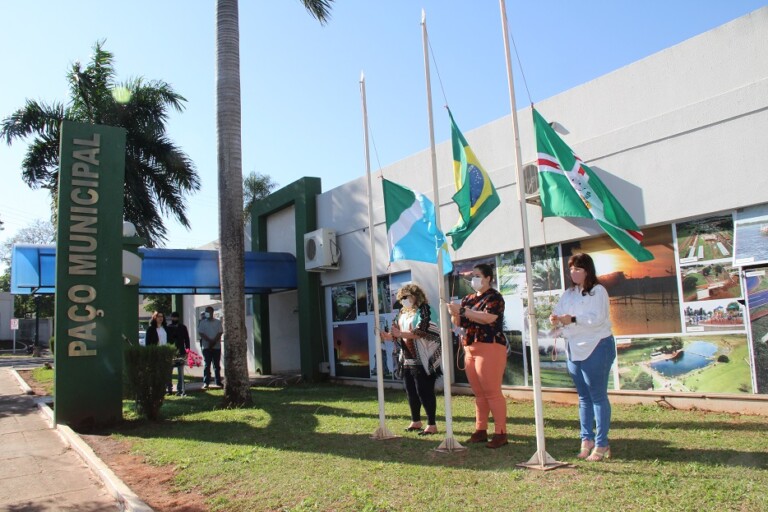 Governo de Naviraí abriu na manhã de hoje a Semana da Independência Governo de Naviraí abriu na manhã de hoje a Semana da Independência