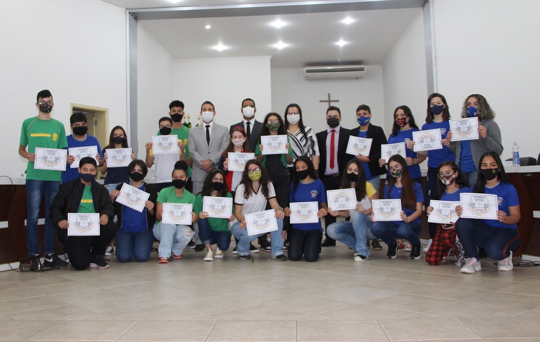 Rhaiza Matos participa da posse dos vereadores da Câmara Mirim de Naviraí