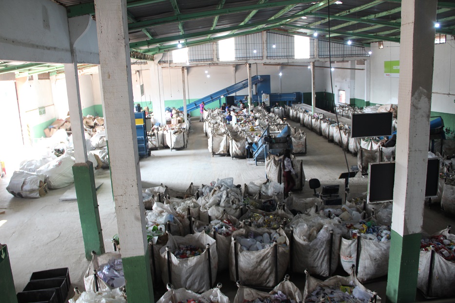 Imagem: Rhaiza Matos recebe reivindicações da Cooperativa de Catadores de Recicláveis, 2021 - Assessoria de Imprensa