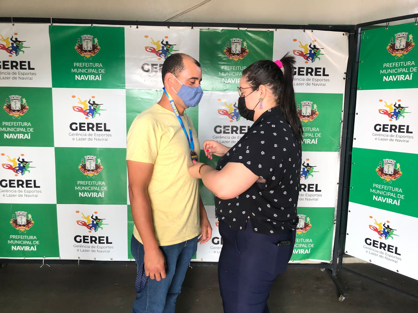 Imagem: Gerel entrega medalhas aos ciclistas que concluíram o 1º Desafio Virtual Solidário, 2021 - Assessoria de Imprensa
