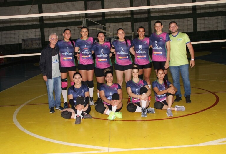 Representante do vôlei feminino de Naviraí para os Jogos