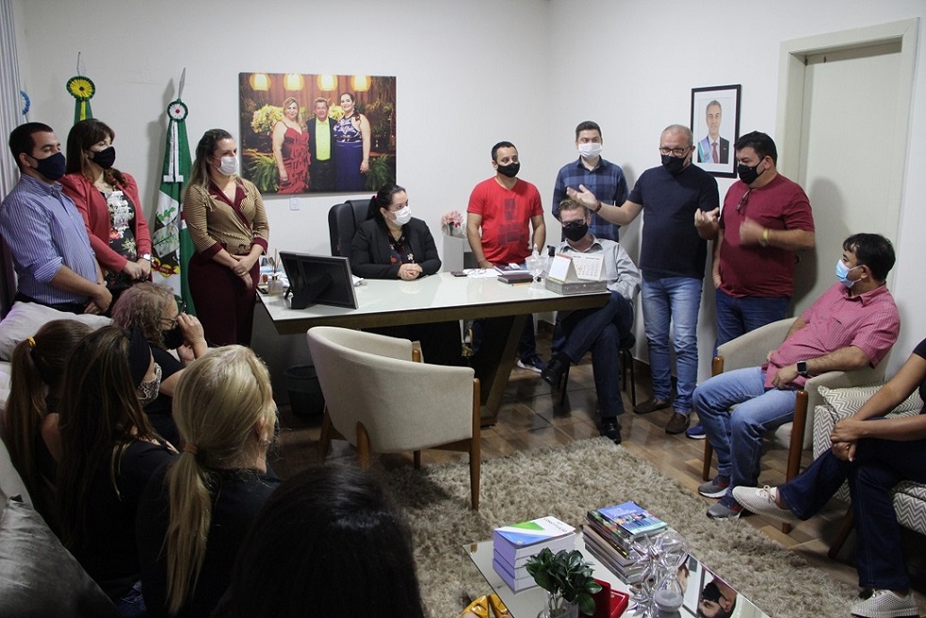 Governo de Naviraí confirma aos professores disposição de pagar rateio do FUNDEB