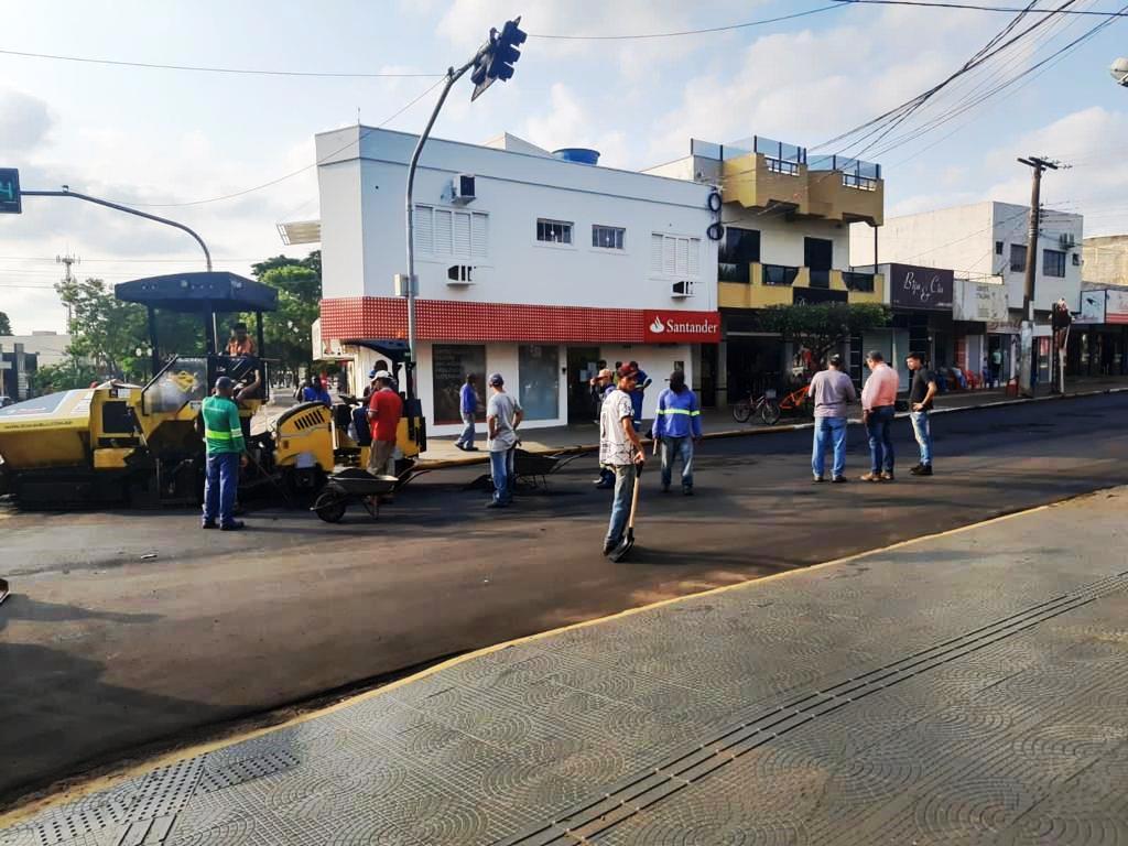 Imagem: Prefeitura de Naviraí executa o recapeamento de ruas e avenidas, 2021 - Assessoria de Imprensa