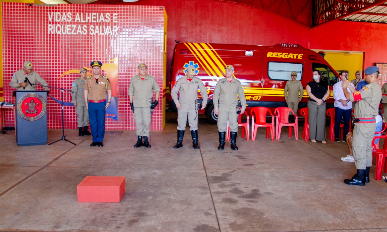 Imagem: Governo Municipal participa da troca de Comando dos Bombeiros de Naviraí, 2021 - Assessoria de Imprensa