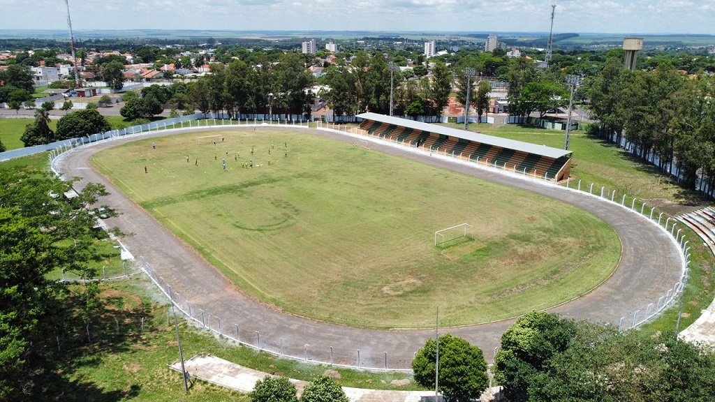 Prefeitura executa melhorias no estádio Virotão visando jogos do CEN