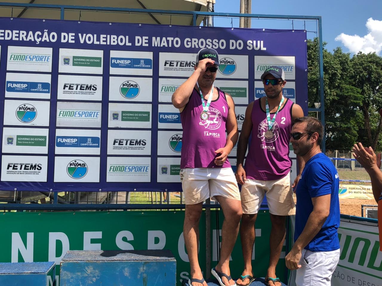 Imagem: Kadu e Antony, Dayane e Magda duplas campeãs do GP Naviraí de Vôlei de Praia, 2021 - Assessoria de Imprensa