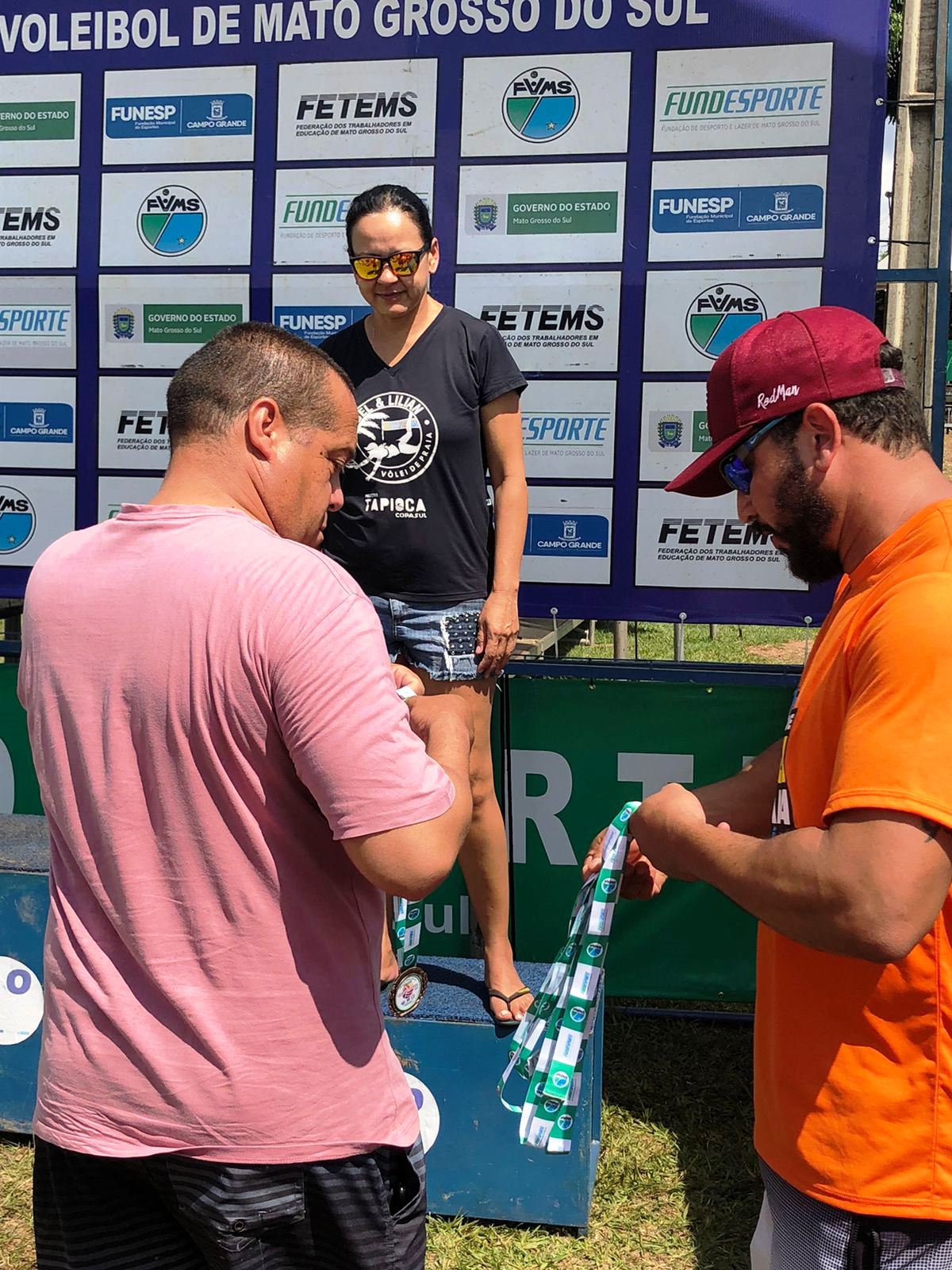 Imagem: Kadu e Antony, Dayane e Magda duplas campeãs do GP Naviraí de Vôlei de Praia, 2021 - Assessoria de Imprensa