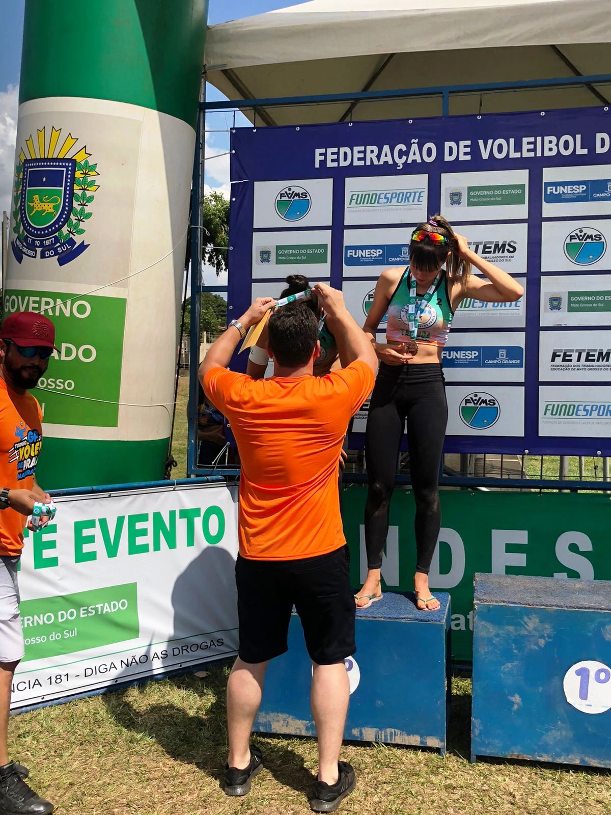 Imagem: Kadu e Antony, Dayane e Magda duplas campeãs do GP Naviraí de Vôlei de Praia, 2021 - Assessoria de Imprensa