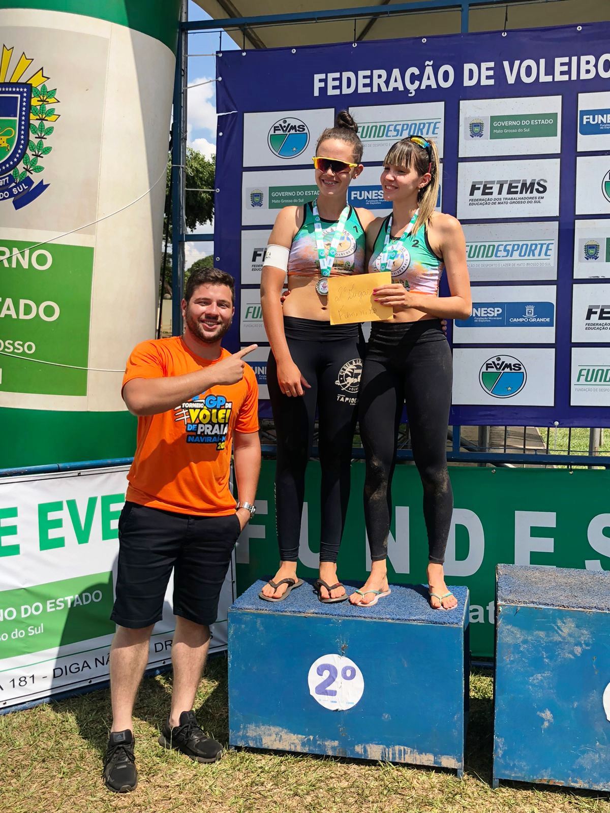 Imagem: Kadu e Antony, Dayane e Magda duplas campeãs do GP Naviraí de Vôlei de Praia, 2021 - Assessoria de Imprensa