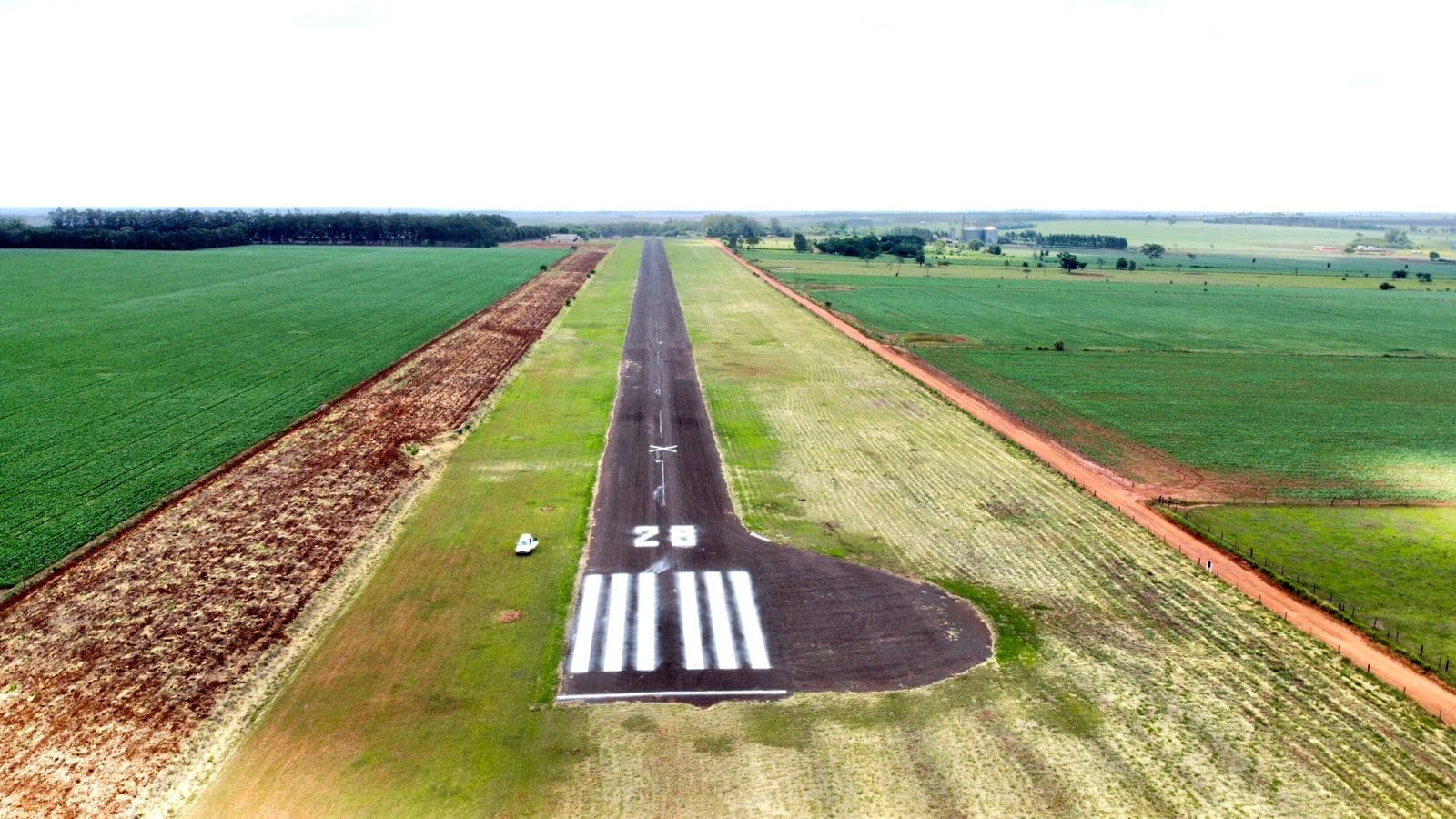 Prefeitura executa pintura de sinalização horizontal no aeroporto de Naviraí