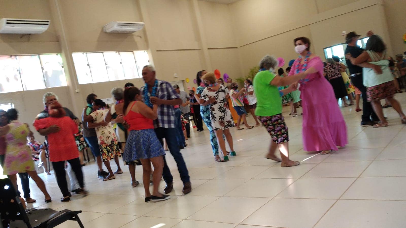 imagem: Naviraí finaliza atividades do Centro de Convivência com “1ª Festa Tropical”, 2021 - Assessoria de Imprensa