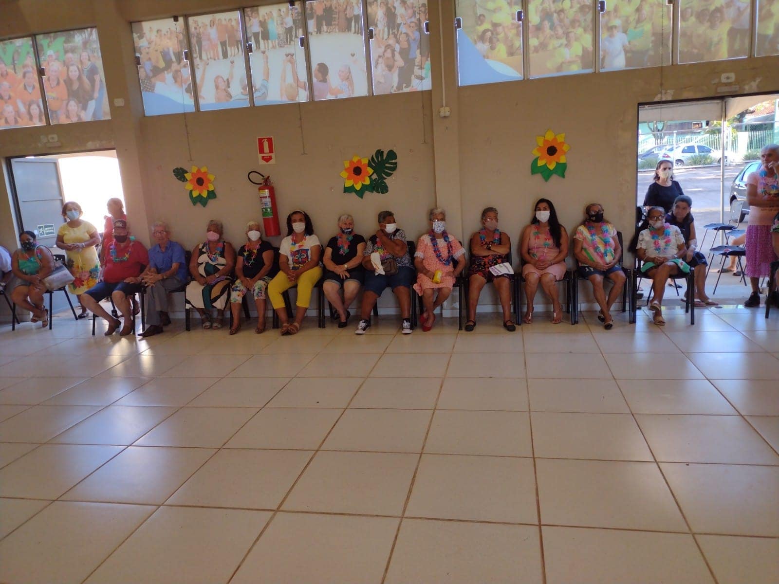 imagem: Naviraí finaliza atividades do Centro de Convivência com “1ª Festa Tropical”, 2021 - Assessoria de Imprensa