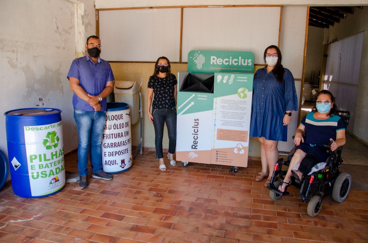 Gebio instala o 1º coletor de lâmpadas descartadas e de uso doméstico