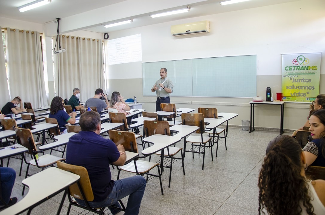 Naviraí sediou Curso de Atualização em Legislação de Trânsito/2022