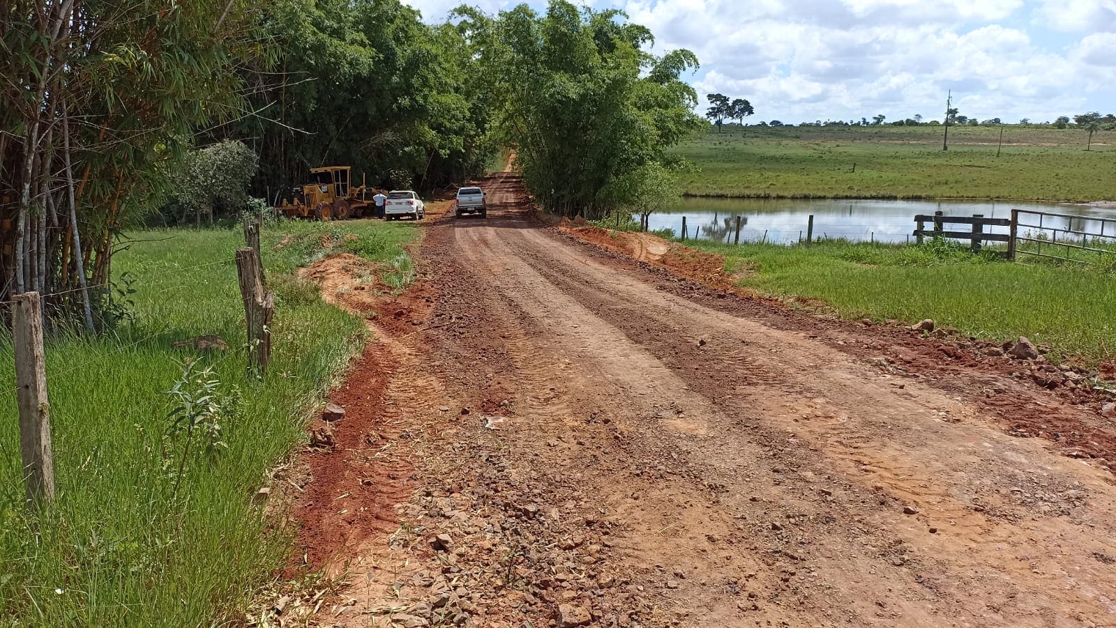Imagem: Prefeita de Naviraí vistoria estradas rurais recuperadas pelo Município, 2022 - Assessoria de Imprensa