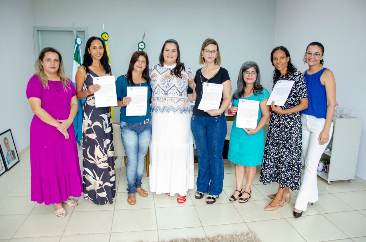 Atual gestão de Naviraí empossou mais de 90  aprovados no concurso de 2016