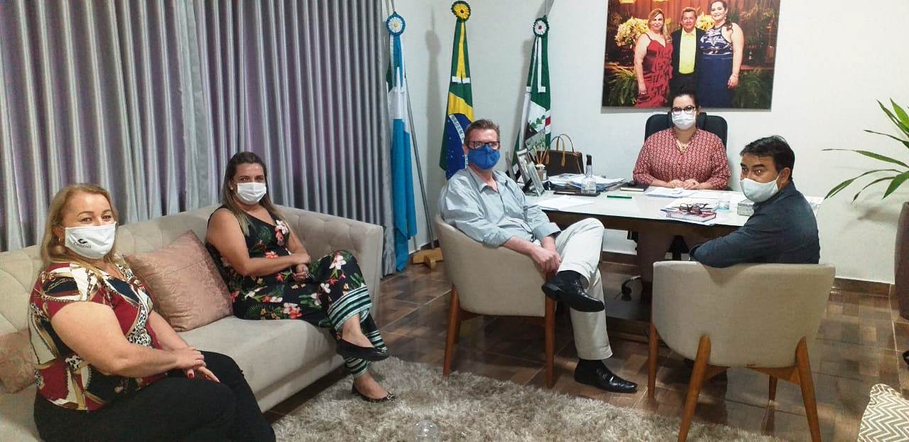 Gestão mantém negociações abertas com o Sindicato dos Professores de Naviraí