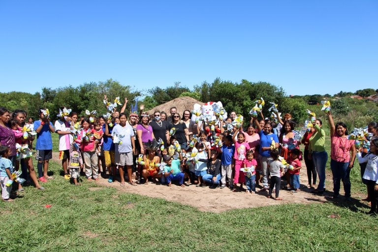 Gerência de Assistência Social entrega Ovos de Páscoa para crianças da comunidade Tekohá Mboreviry
