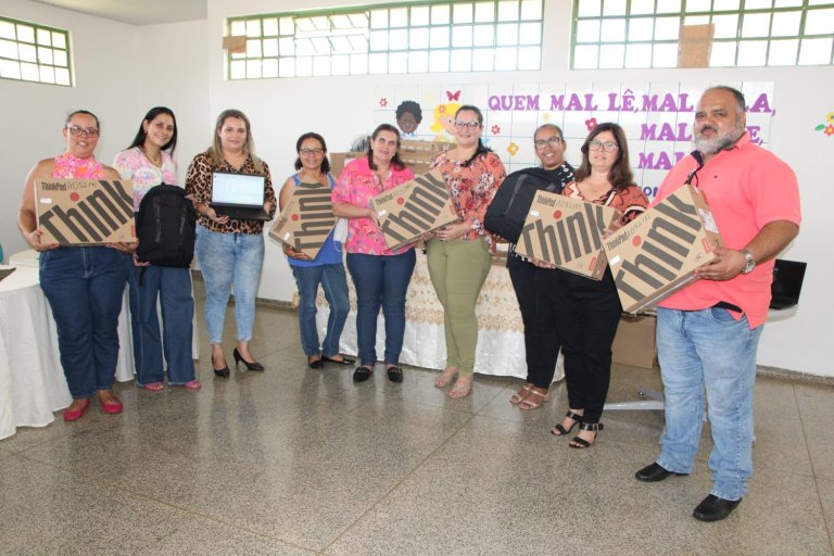 Prefeitura de Naviraí entrega 150 computadores de última geração para escolas da Rede Municipal