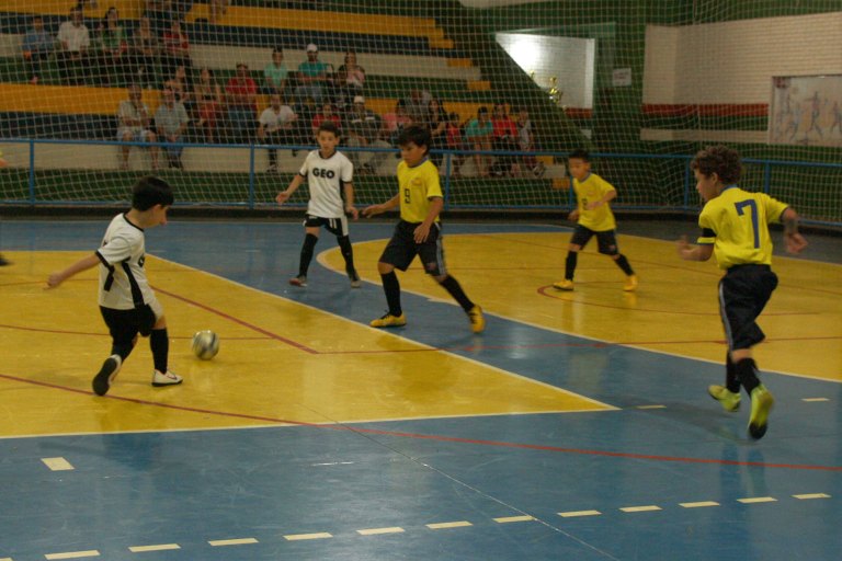 Com 42 equipes, Prefeitura de Naviraí abre a 21ª Copa Cidade de Futsal de Base nesta sexta