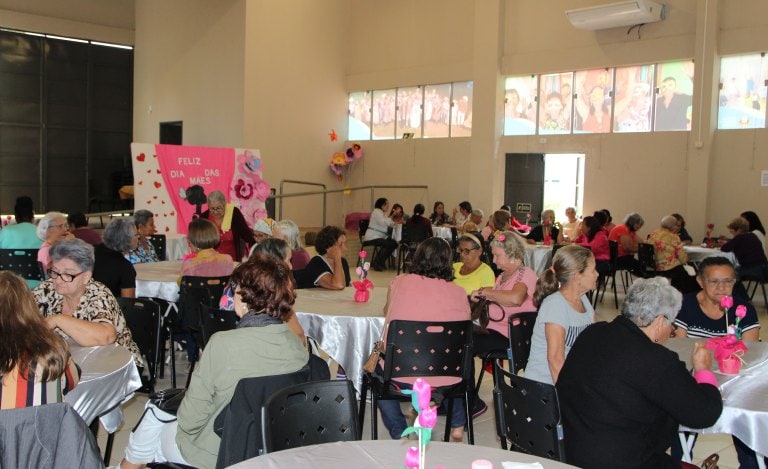 Gerência de Assistência Social promove almoço em comemoração ao Dia das Mães