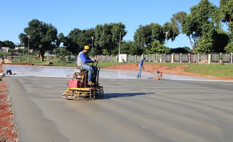 Prefeitura de Naviraí inicia obra de revitalização e construção de arena esportiva no Parque Sucupira