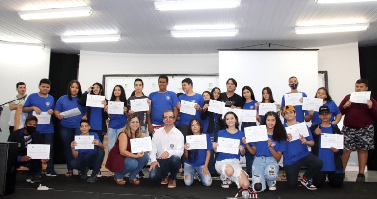 Alunos da Escola Marechal Rondon recebem certificação de curso sobre Cultura Maker do IFMS