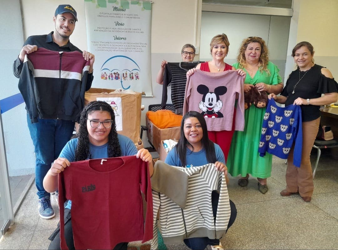 Assistência Social e CREAS recebem agasalhos arrecadados em campanha solidária