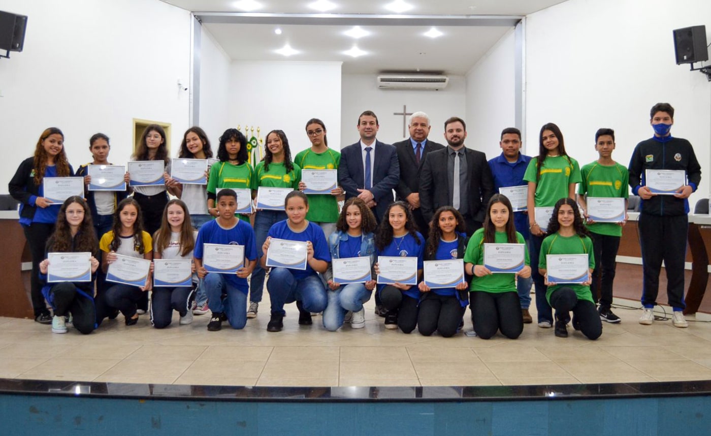 Governo de Naviraí prestigia posse dos Vereadores Mirins 2022