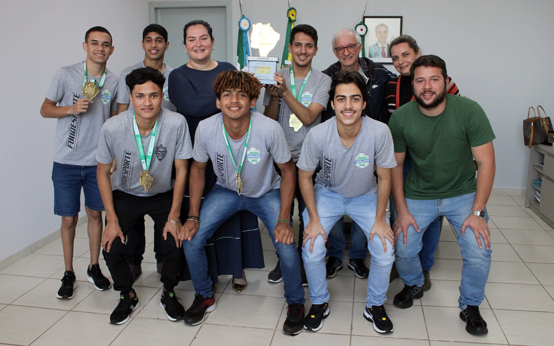 Campeões dos Jogos Escolares da Juventude de MS são recebidos pela Prefeita no Paço Municipal