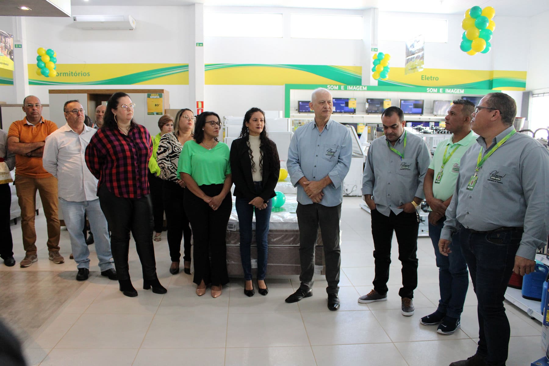 Governo de Naviraí prestigia inauguração das Lojas Quero-Quero