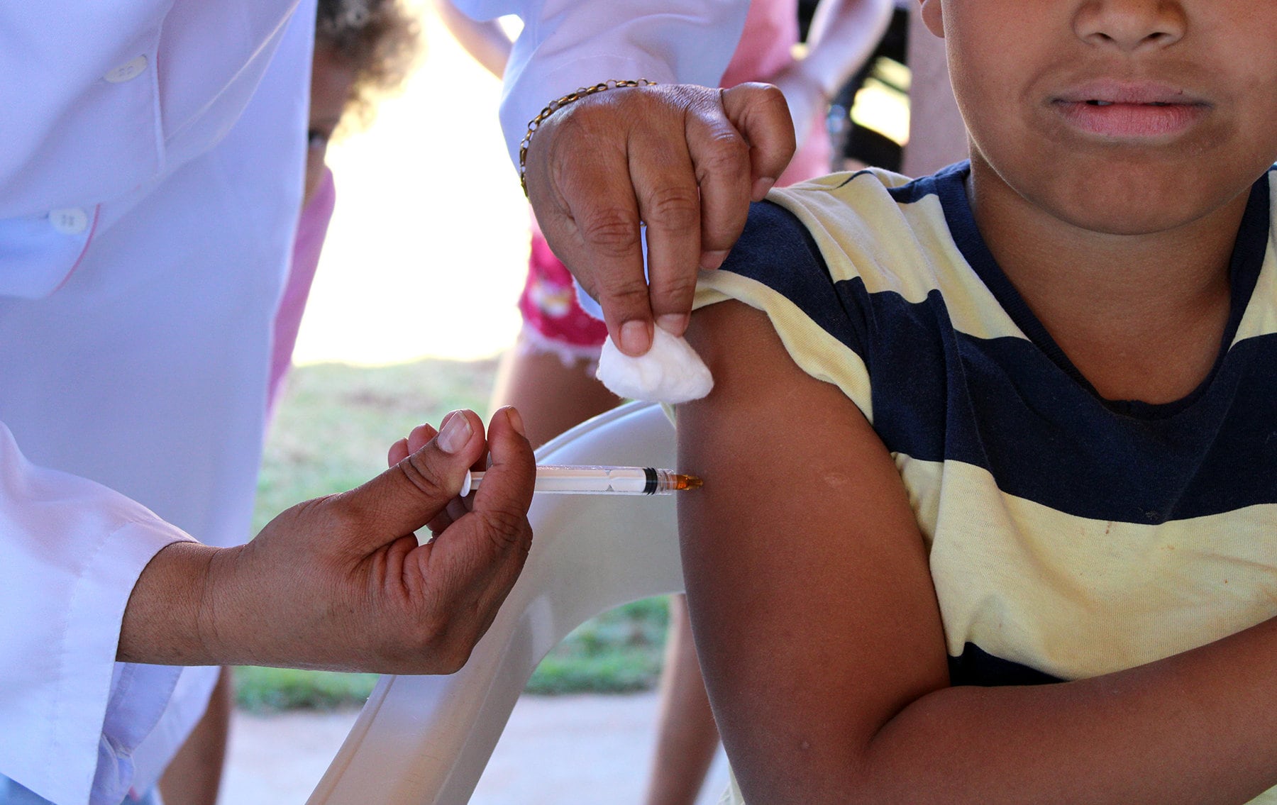 Saúde de Naviraí realiza nova ação de Vacinação contra a Polio e Multivacinação no Nelson Trad