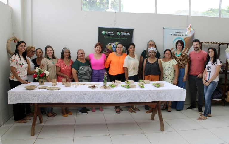 Prefeitura de Naviraí, Sindicato Rural e Senar promovem curso de artesanato com fibras naturais