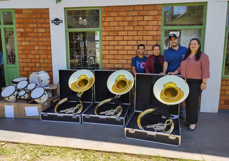 Banda Marcial Tom Jobim recebe novos instrumentos de sopro e percussão