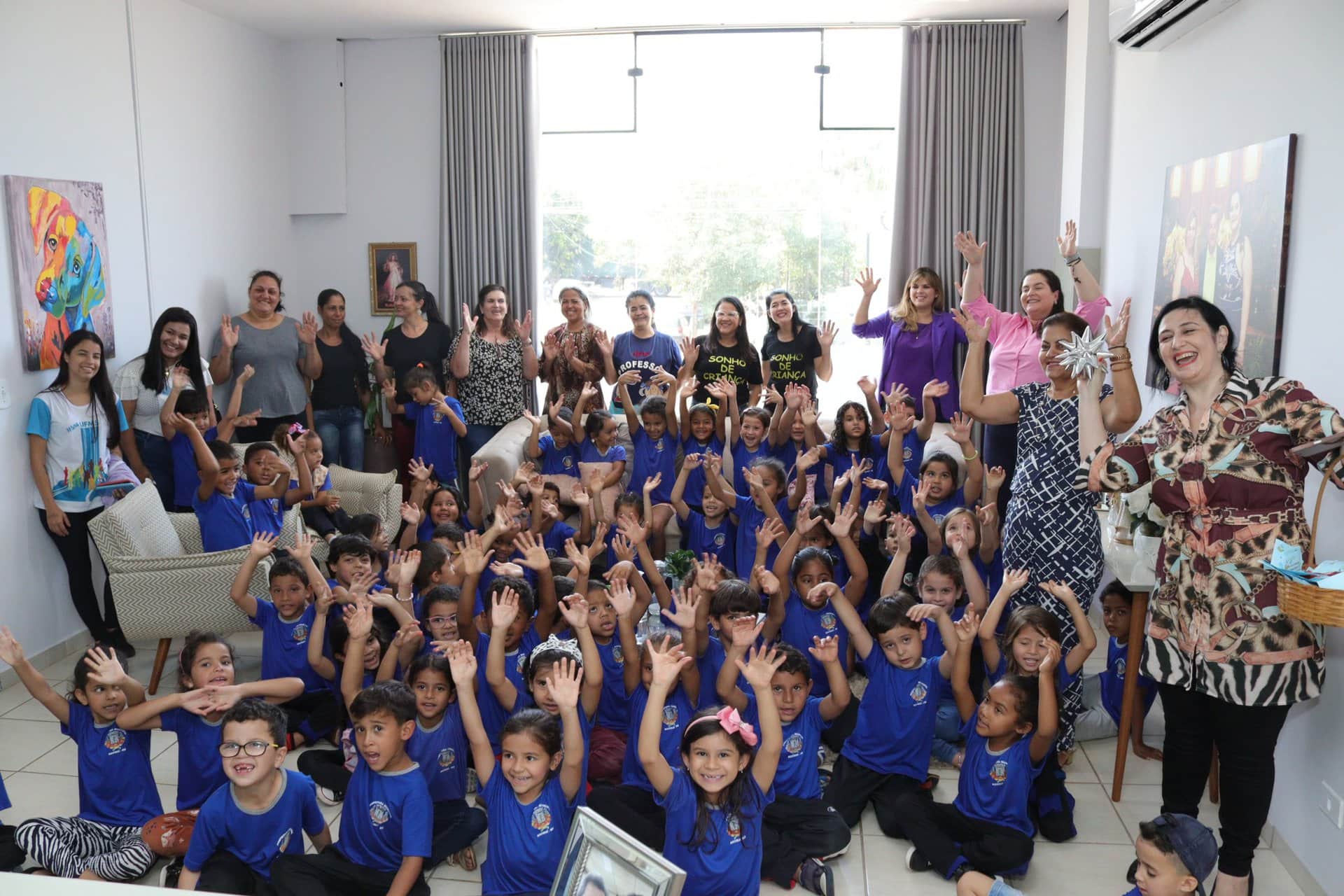 Alunos do CIEI Sonho de Criança visitam o Paço Municipal e são recebidos pela Prefeita