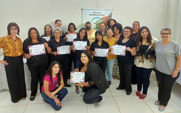 Assistência Social e Coordenadoria de Políticas Públicas para Mulheres concluem mais dois cursos