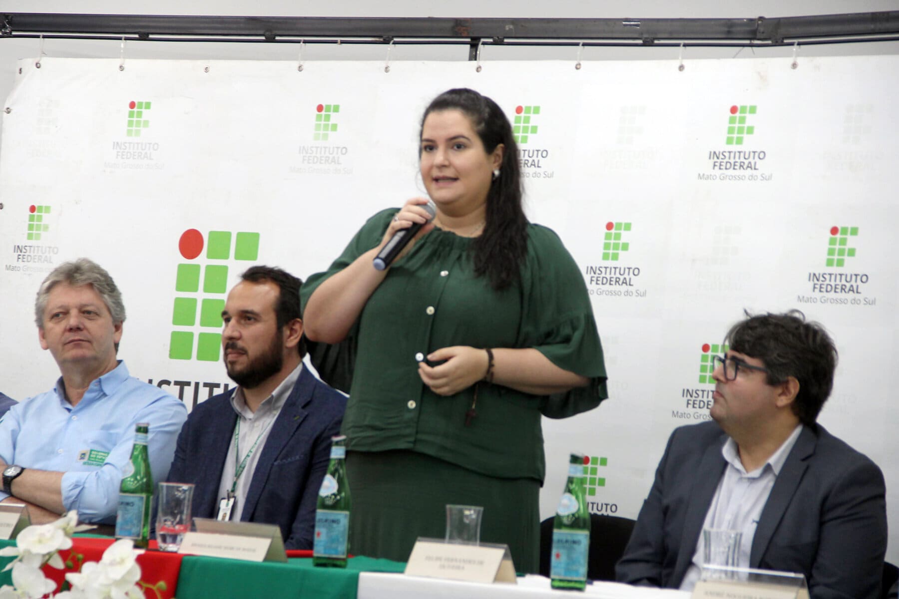 Prefeita de Naviraí prestigia palestra com secretário da Semagro e conclusão de disciplinas de cursos do IFMS