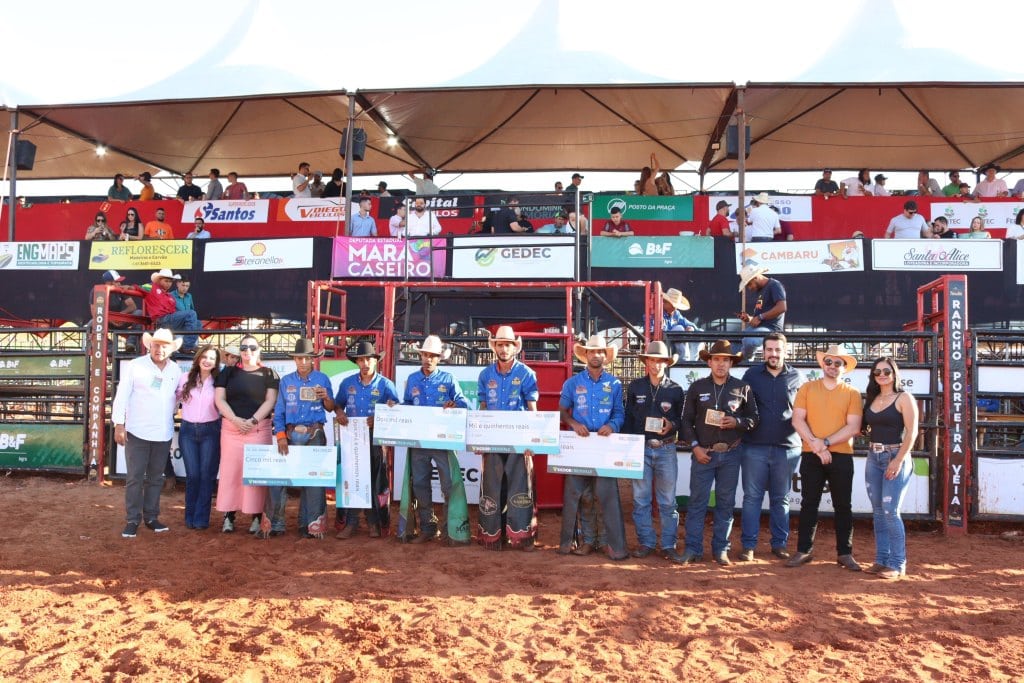 Peão de Angélica vence o Rodeio em Touros da 28ª Exposição Agropecuária de  Naviraí