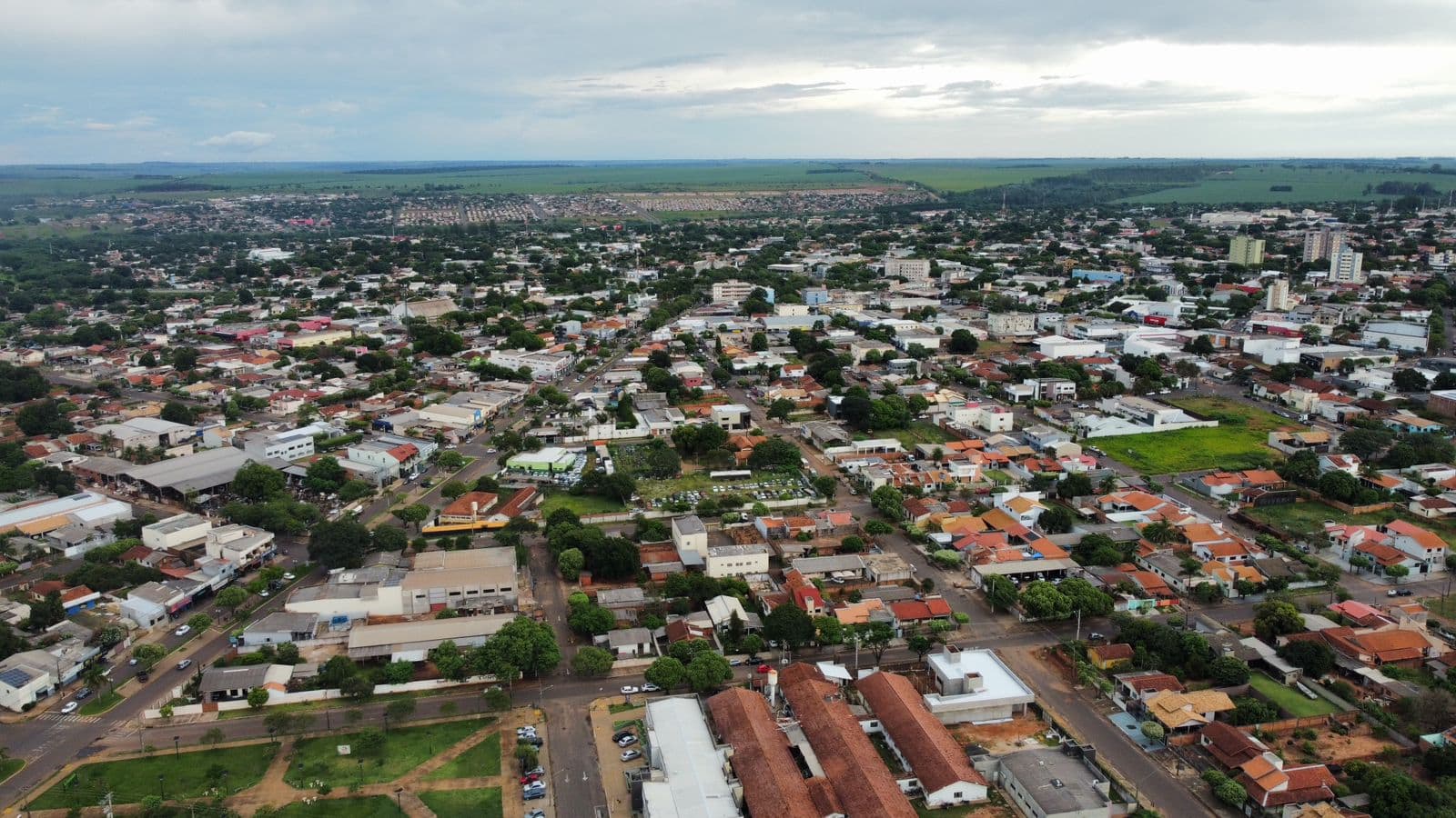 Com recursos próprios, Prefeitura de Naviraí inicia obra de recapeamento em 22 vias e revitalização de iluminação em avenidas