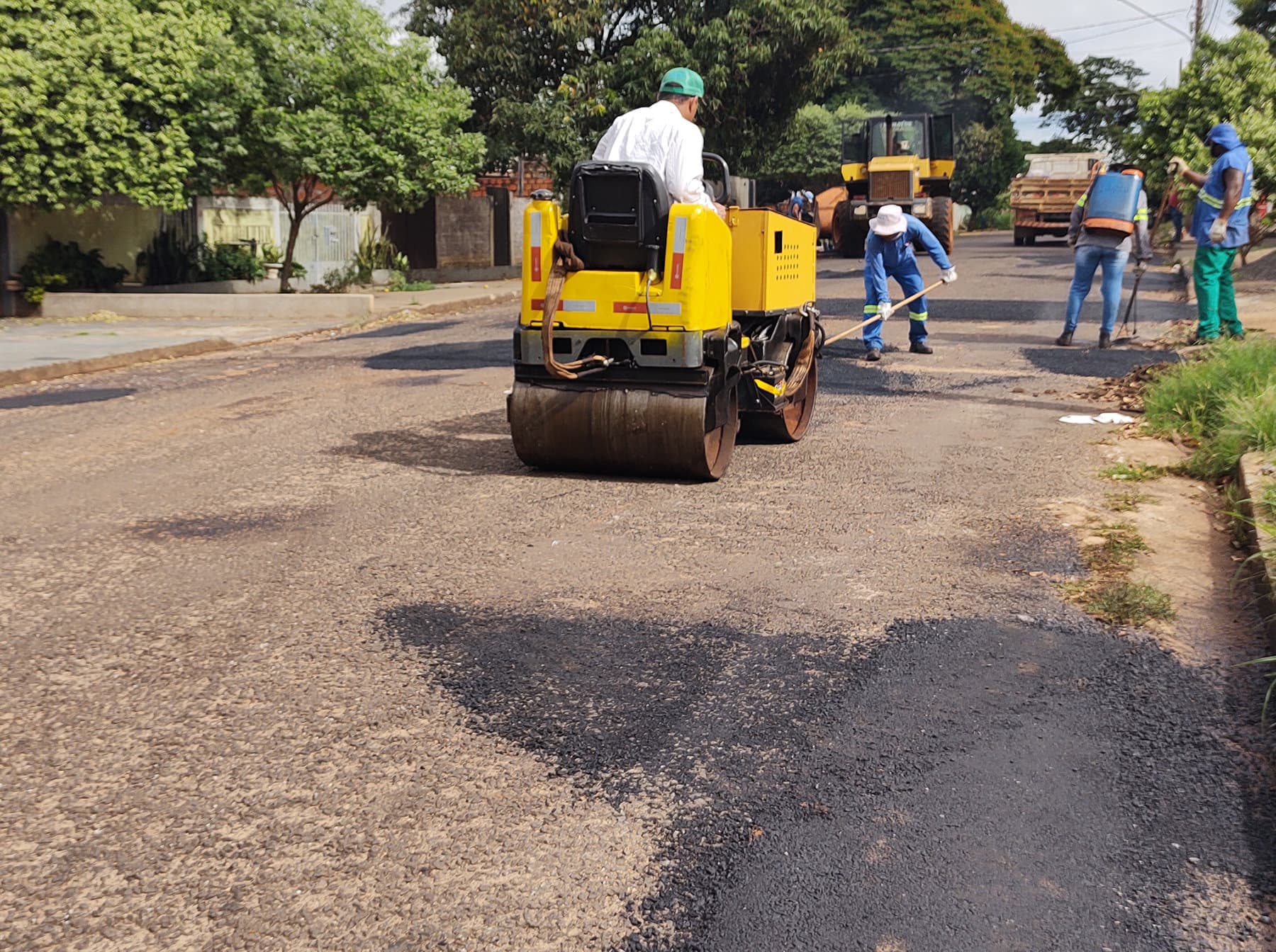 Prefeitura de Naviraí prossegue com o cronograma semanal da operação tapa-buracos