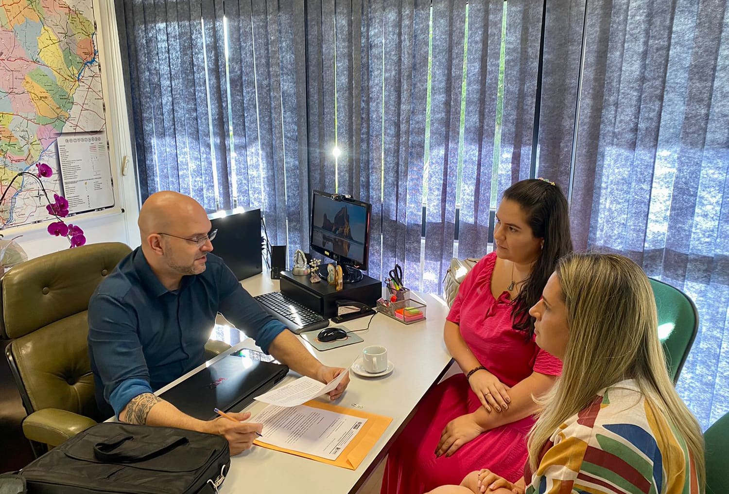 Prefeita busca parcerias no seguimento de formação continuada aos servidores da Educação