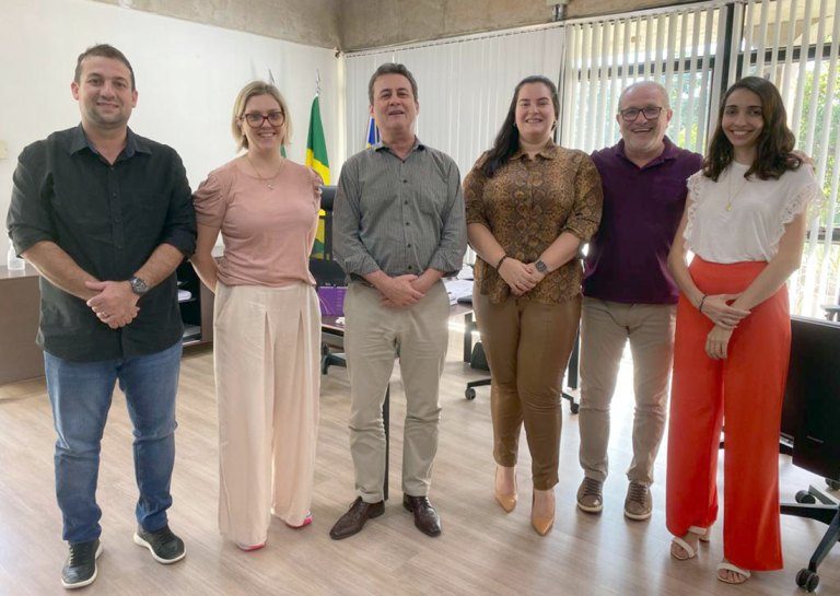 Prefeitura de Naviraí apresenta pleitos e projetos ao novo Secretário Estadual de Saúde