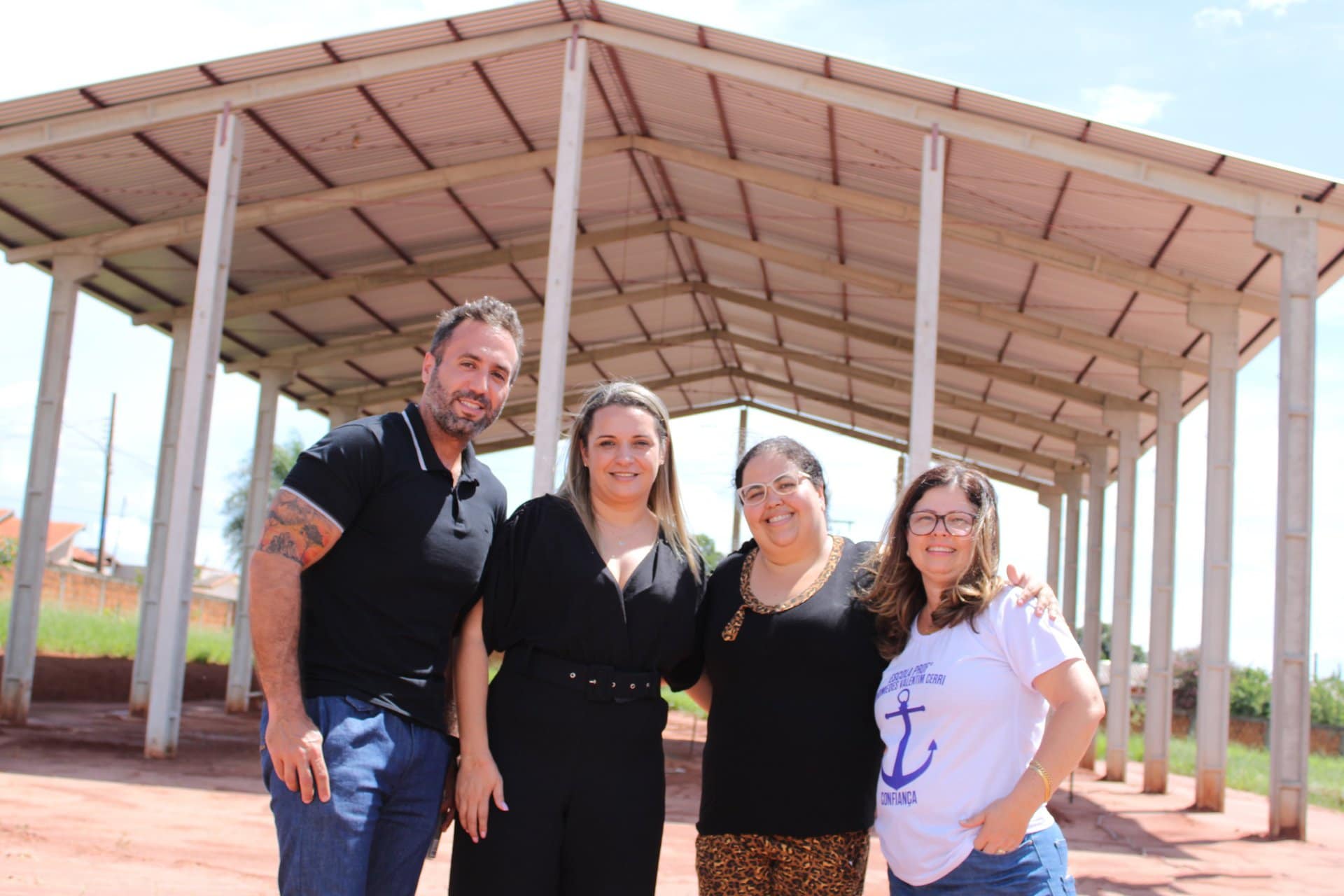 Com recursos próprios, Prefeitura de Naviraí está construindo quadra coberta na Escola Diomedes Cerri