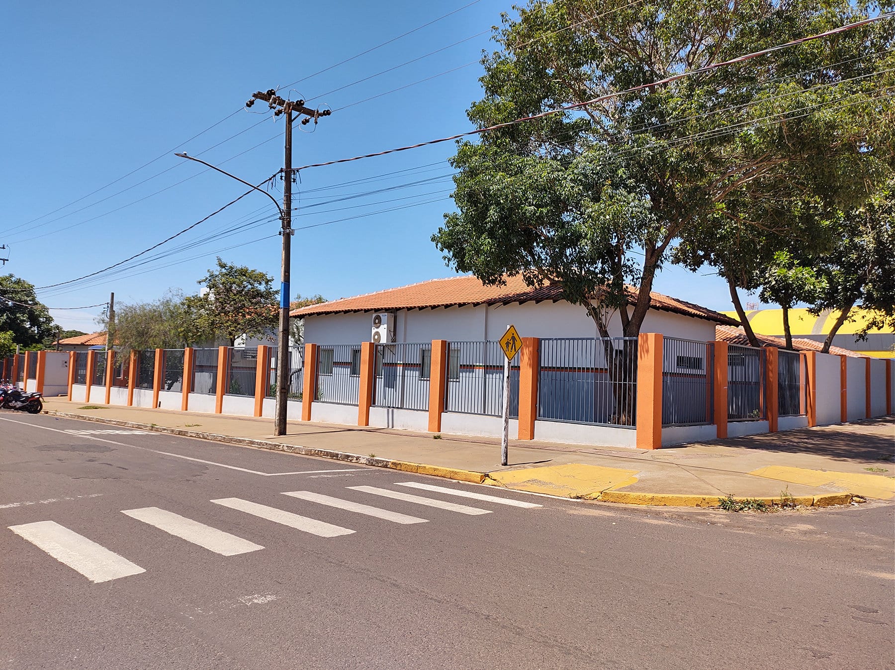 Escola Professora Maria de Lourdes Aquino Sotana