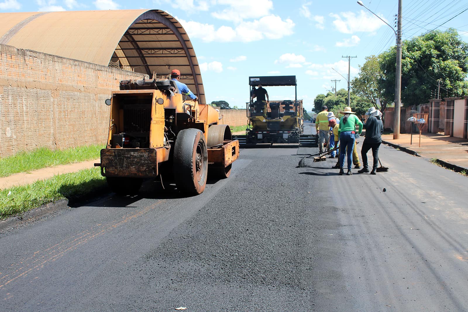 Prefeitura de Naviraí avança com obra de recapeamento no Jardim Paraíso