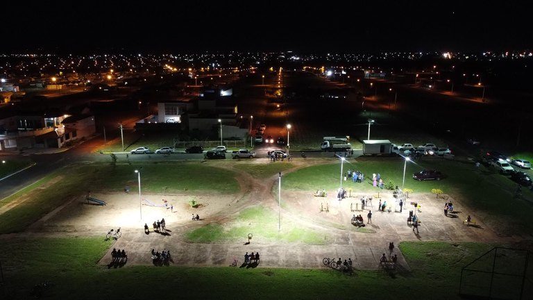Prefeitura de Naviraí entrega iluminação de LED e melhorias na Praça do Cidade Jardim