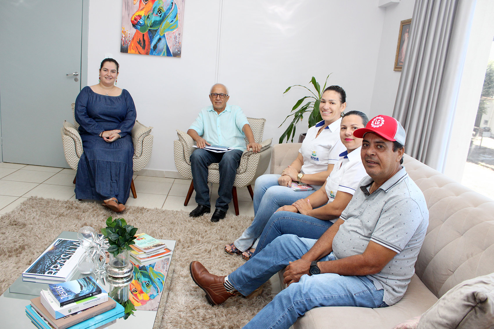 Prefeita recebe novos diretores da APAE e reforça compromisso de parceria com a entidade