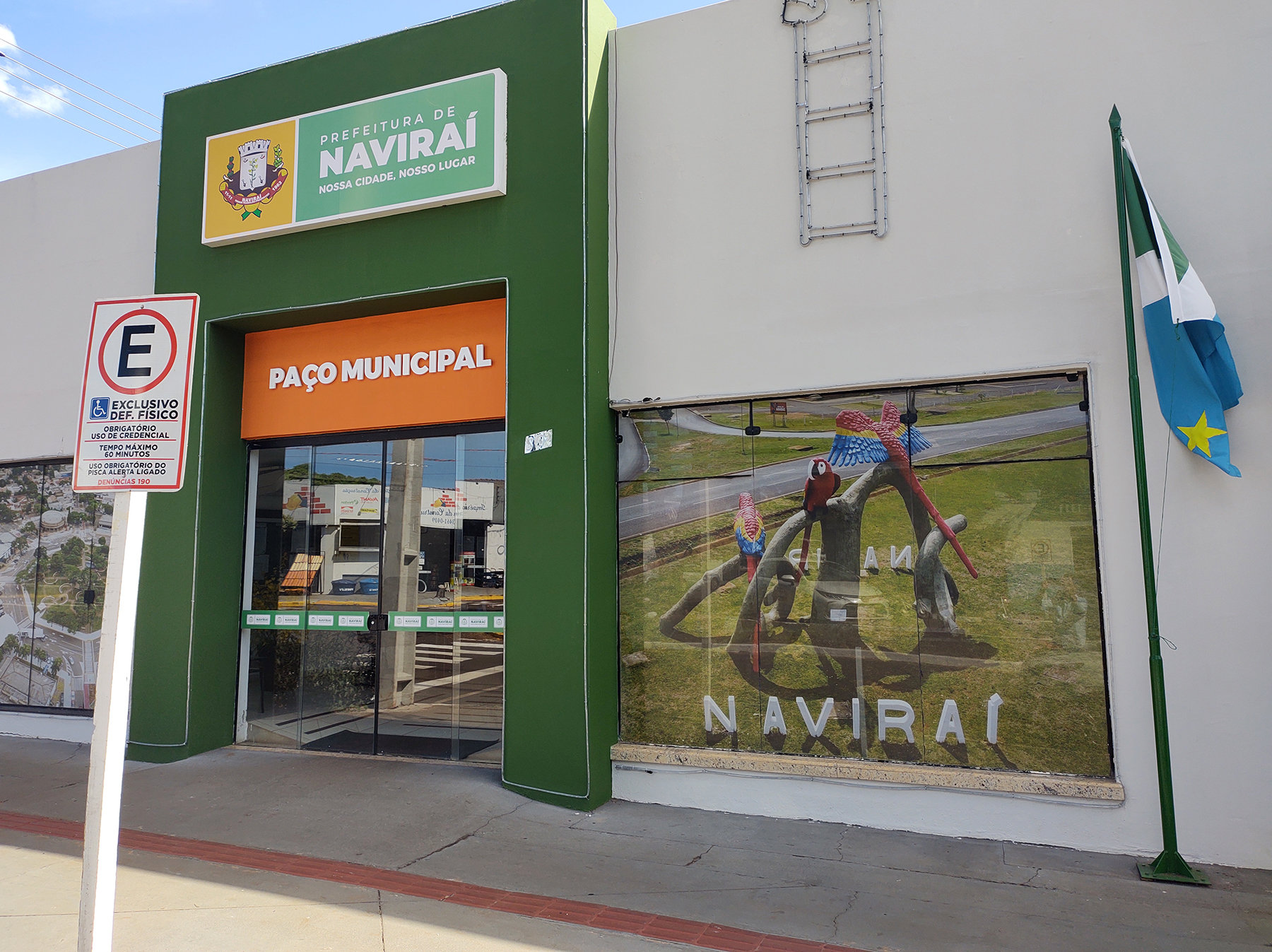 Governo de Naviraí paga integralmente salário dos servidores com reajuste retroativo