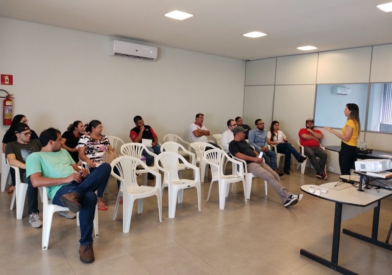 Comerciantes do 1º Festival do Churrasco de Naviraí participam de treinamento e capacitação