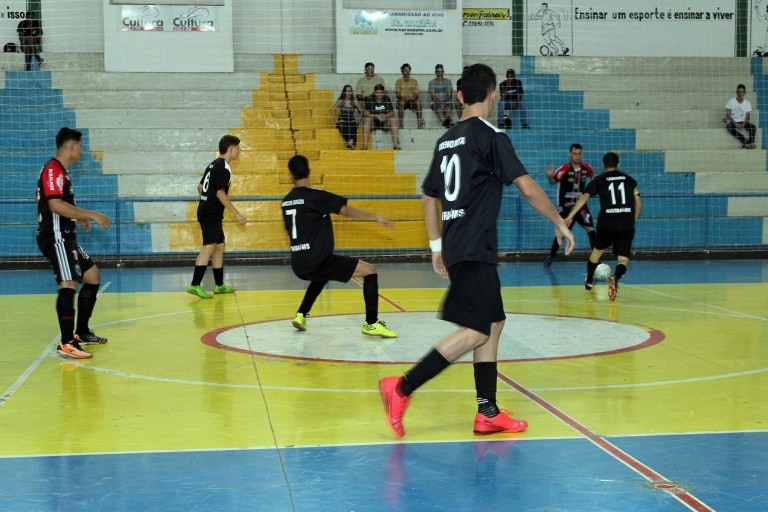 Copa Naviraí de Futsal Masculino inicia as oitavas de final e somente os vencedores prosseguem na competição
